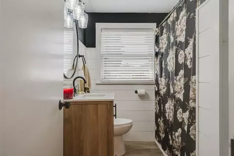 Bath - 106 8th St, Prospect, OH 43342 photo 2 of 3
