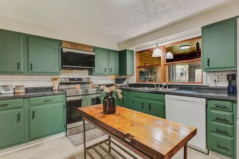 Kitchen - 106 8th St, Prospect, OH 43342 photo 3 of 5