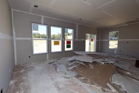 Living - 540 Creekside Loop S, Pataskala, OH 43062 photo 1 of 3