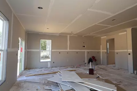 Living - 540 Creekside Loop S, Pataskala, OH 43062 photo 3 of 3