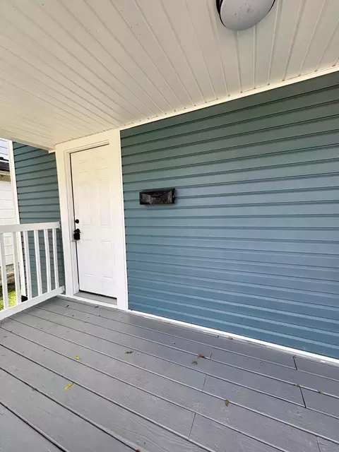 Exterior - 1811 Hillside Ave, Springfield, OH 45503 photo 4 of 6