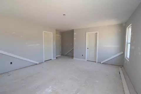 Bedroom - 538 Creekside Loop S, Pataskala, OH 43062 photo 2 of 5