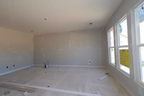 Living - 538 Creekside Loop S, Pataskala, OH 43062 photo 2 of 2