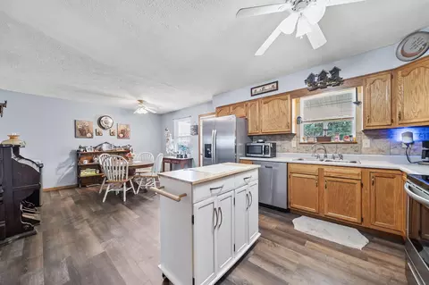 Kitchen - 1250 Grenada Dr, Marion, OH 43302 photo 3 of 3