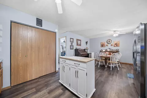 Entry Way - 1250 Grenada Dr, Marion, OH 43302 photo 1 of 2