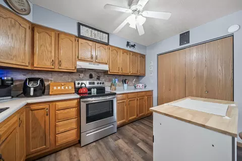 Kitchen - 1250 Grenada Dr, Marion, OH 43302 photo 2 of 3