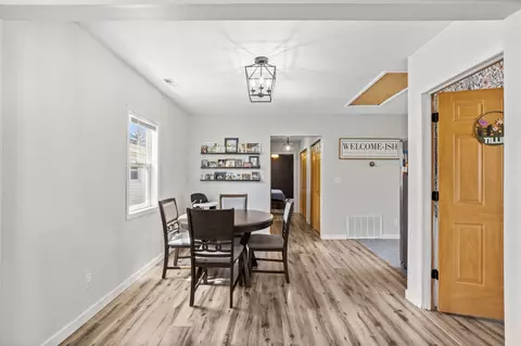 Entry Way - 121 Fairview Blvd, Circleville, OH 43113 photo 1 of 5
