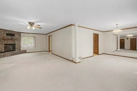 Living - 1792 Westminster Rd, Marion, OH 43302 photo 2 of 3