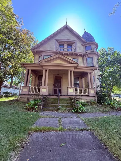 405 East St, Washington Court House, OH 43160