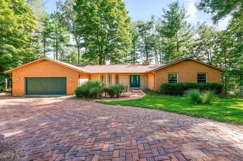 275 Pinetree Dr NE, Granville, OH 43023