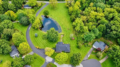 45 Pine Village Dr, Granville, OH 43023
