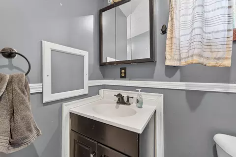 Bath - 309 N Main St, De Graff, OH 43318 photo 3 of 5
