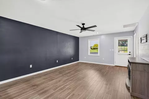 Living - 16 E Mitchell St, Jackson, OH 45640 photo 6 of 9