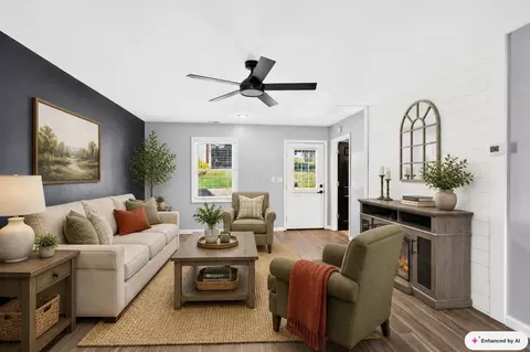 Living - 16 E Mitchell St, Jackson, OH 45640 photo 5 of 9