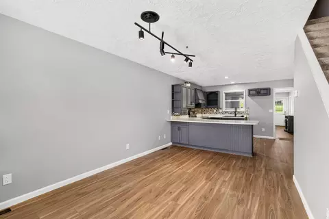 Living - 16 E Mitchell St, Jackson, OH 45640 photo 3 of 9
