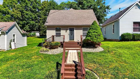Exterior - 16 E Mitchell St, Jackson, OH 45640 photo 2 of 11