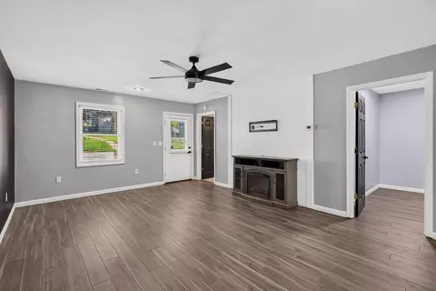 Living - 16 E Mitchell St, Jackson, OH 45640 photo 9 of 9