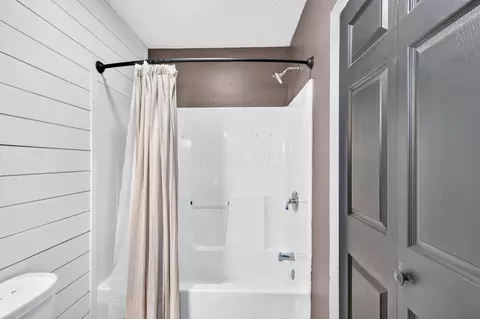 Bath - 16 E Mitchell St, Jackson, OH 45640 photo 3 of 3