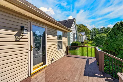 Exterior - 16 E Mitchell St, Jackson, OH 45640 photo 6 of 11