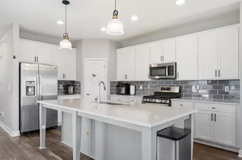 Kitchen - 7094 Celebration Dr, Powell, OH 43065 photo 2 of 7