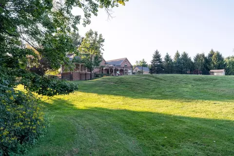 Exterior - 7601 Perry Rd, Delaware, OH 43015 photo 7 of 11