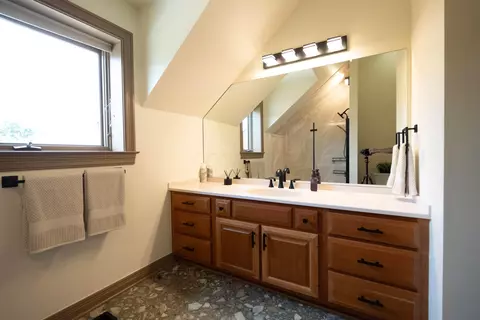 Bath - 7601 Perry Rd, Delaware, OH 43015 photo 9 of 10