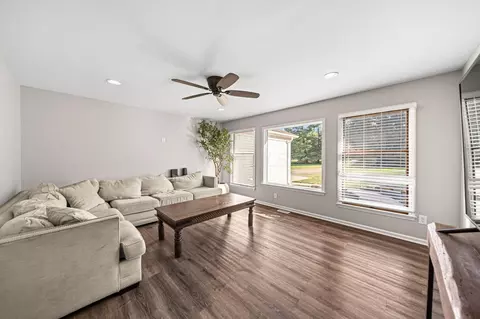 Living - 6344 Post Rd, Dublin, OH 43017 photo 2 of 3