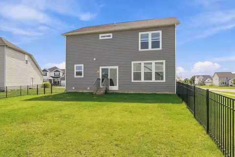 Exterior - 148 Bluestone Ln, Delaware, OH 43015 photo 3 of 8
