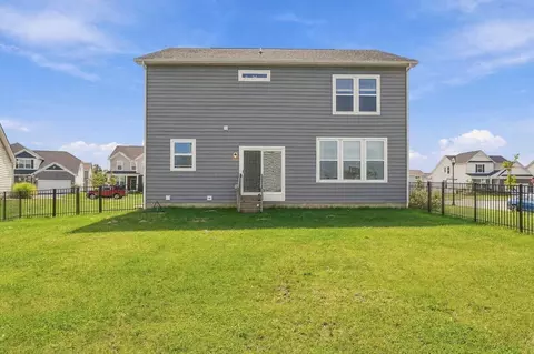 Exterior - 148 Bluestone Ln, Delaware, OH 43015 photo 6 of 8