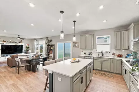 Kitchen - 148 Bluestone Ln, Delaware, OH 43015 photo 1 of 6