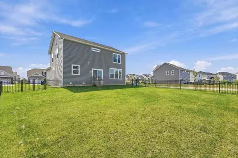 Exterior - 148 Bluestone Ln, Delaware, OH 43015 photo 5 of 8