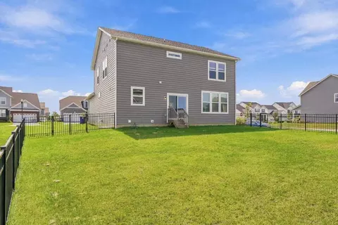 Exterior - 148 Bluestone Ln, Delaware, OH 43015 photo 4 of 8