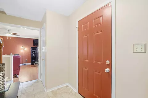 Entry Way - 5319 Killdeer Ct, Orient, OH 43146 photo 1 of 4