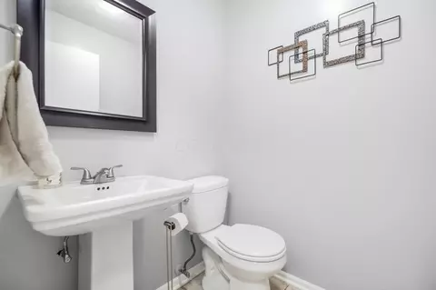 Bath - 5319 Killdeer Ct, Orient, OH 43146 photo 1 of 8
