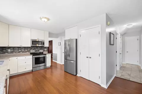 Kitchen - 5319 Killdeer Ct, Orient, OH 43146 photo 2 of 5
