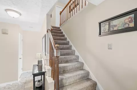 Entry Way - 5319 Killdeer Ct, Orient, OH 43146 photo 2 of 4