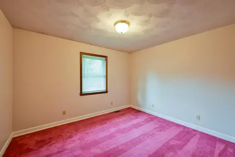 Bedroom - 6908 Lemaster Rd, Athens, OH 45701 photo 1 of 10
