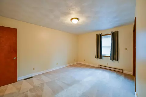 Bedroom - 6908 Lemaster Rd, Athens, OH 45701 photo 5 of 10