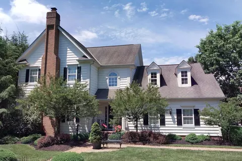 4937 Meadway Dr, New Albany, OH 43054