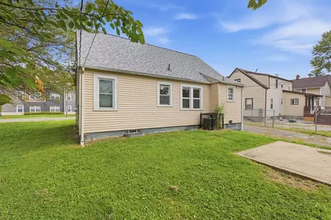 Exterior - 1107 Smith Rd, Columbus, OH 43207 photo 3 of 6