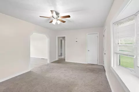 Living - 1107 Smith Rd, Columbus, OH 43207 photo 2 of 3