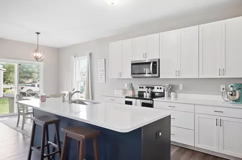 Kitchen - 553 Pagoda Loop, Delaware, OH 43015 photo 2 of 5