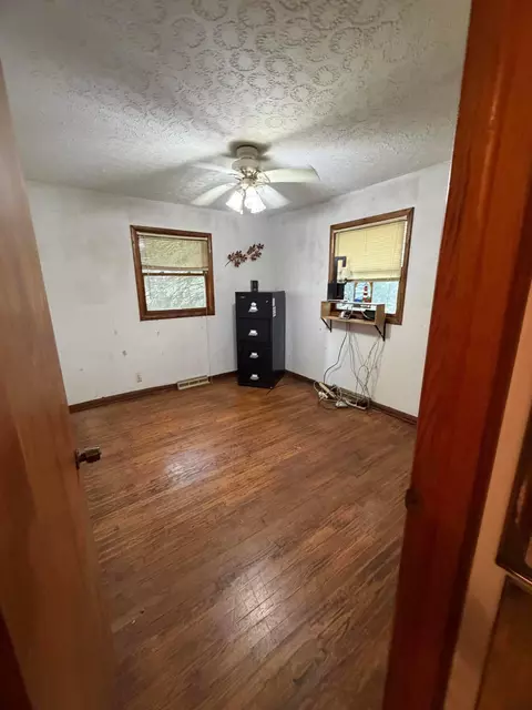 Bedroom - 1864 Roberta Dr, Heath, OH 43056 photo 1 of 3