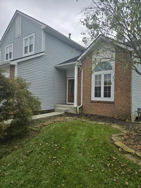 2285 Shirlene Dr, Grove City, OH 43123