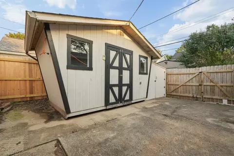 Exterior - 335 E Weber Rd, Columbus, OH 43202 photo 9 of 9