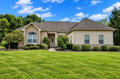 8605 Swisher Creek Xing, New Albany, OH 43054