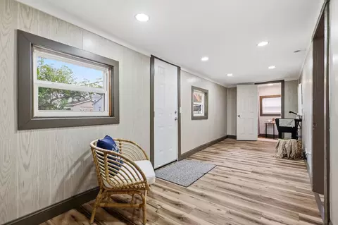 Entry Way - 248 S Hubert Ave, Springfield, OH 45505 photo 1 of 2
