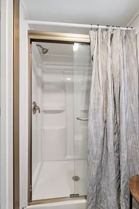 Bath - 248 S Hubert Ave, Springfield, OH 45505 photo 1 of 3