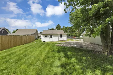 Exterior - 663 E Mound St, Circleville, OH 43113 photo 2 of 2