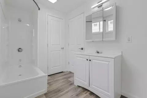Bath - 663 E Mound St, Circleville, OH 43113 photo 1 of 3